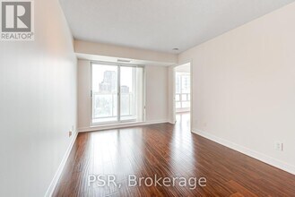 35-835 Bales Ave in Toronto, ON - Building Photo - Building Photo