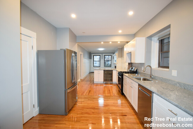 48 Englewood Ave, Unit 3 in Boston, MA - Building Photo - Building Photo