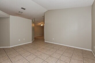 428 Lakeside Cir in Sunrise, FL - Foto de edificio - Building Photo