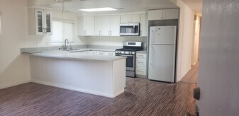 715 E Philadelphia St in Ontario, CA - Building Photo