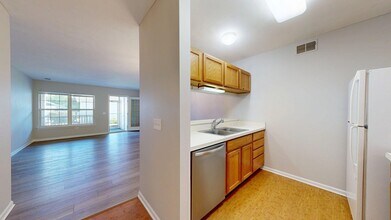 2767 S Knightsbridge Cir in Ann Arbor, MI - Building Photo - Building Photo