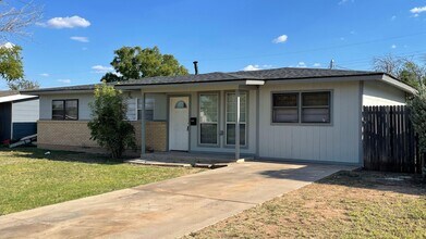 3222 Auburn Ave in Big Spring, TX - Building Photo - Building Photo