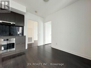 88 Harbour St in Toronto, ON - Building Photo - Building Photo