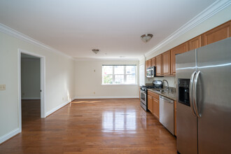 3218 8th St SE in Washington, DC - Building Photo - Interior Photo