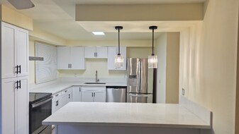 13543 SW 64th Ave in Portland, OR - Building Photo