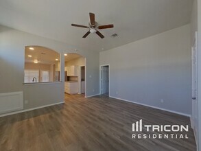 4805 Cedar Springs Dr in Fort Worth, TX - Foto de edificio - Building Photo