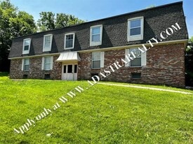 8725 Countryshire Ln