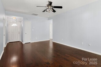 6828 Ayrshire Glen Pl in Charlotte, NC - Building Photo - Building Photo