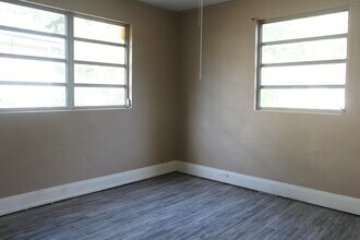 1114 W Lincoln Ave in Albany, GA - Building Photo - Building Photo