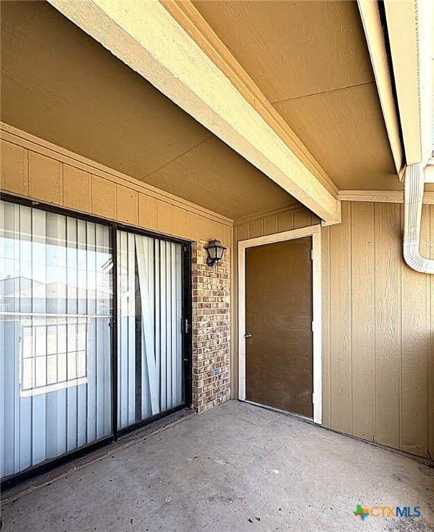 property at 3901 Hereford Ln