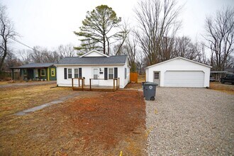 3000 Rheinhardt Ave in Evansville, IN - Foto de edificio - Building Photo