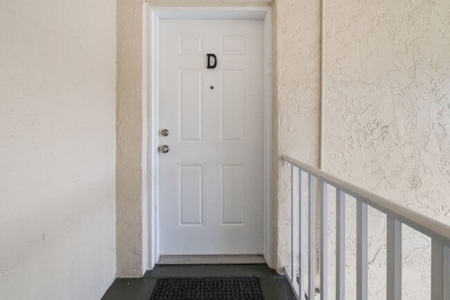 12630 Kenwood Ln in Ft. Myers, FL - Building Photo - Building Photo