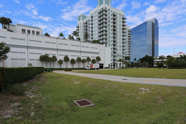 The Edge Phase II in West Palm Beach, FL - Building Photo - Building Photo