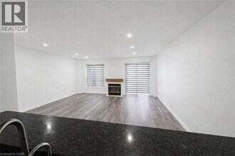 268 Blackhorne Dr in Kitchener, ON - Building Photo - Building Photo