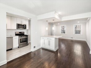 Commonwealth Townhomes in Montclair, NJ - Building Photo - Building Photo