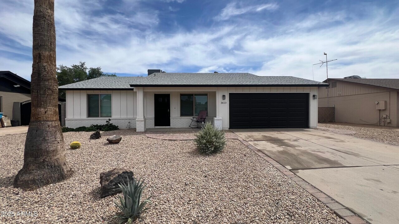 3613 W Charleston Ave in Glendale, AZ - Foto de edificio