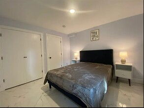 397 Woodlawn Ave, Unit B in Jersey City, NJ - Building Photo - Building Photo