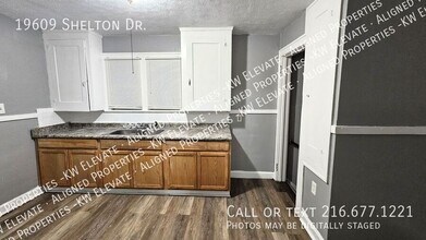 19609 Shelton Dr in Cleveland, OH - Building Photo - Building Photo