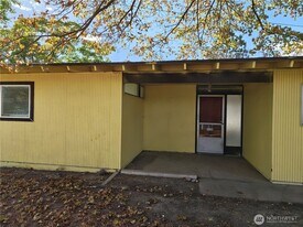 207 March Dr NE in Moses Lake, WA - Building Photo