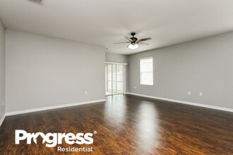 1744 Wallace Manor Loop in Winter Haven, FL - Building Photo - Building Photo