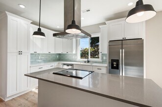 3230 S Ferdinand St in Seattle, WA - Building Photo - Building Photo