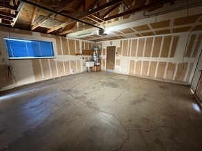 294 E Julia Way in Hanford, CA - Building Photo - Building Photo