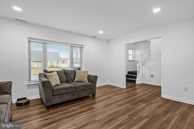 604 Iva Ln in Fairless Hills, PA - Building Photo - Building Photo