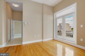 1629 L St NE-Unit -305 in Washington, DC - Building Photo - Building Photo