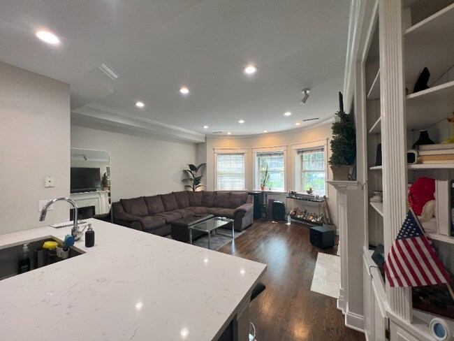 1436 W Henderson St in Chicago, IL - Building Photo - Building Photo