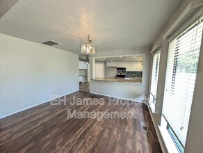 8440 E 64th Pl in Tulsa, OK - Building Photo - Building Photo