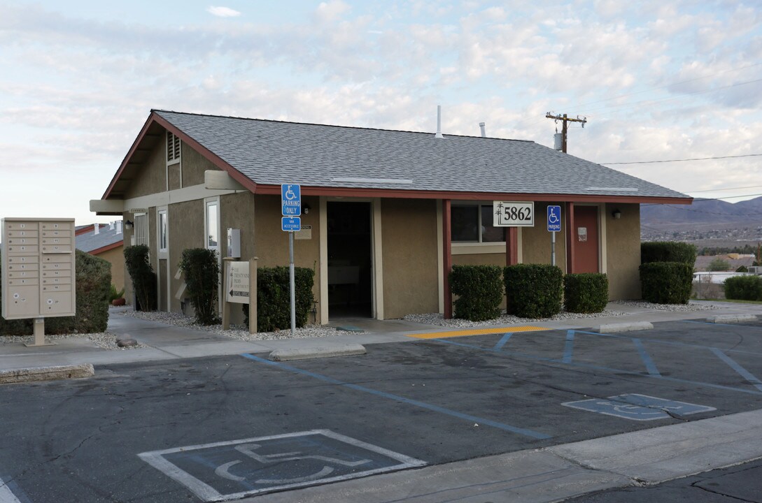 Twentynine Palms in Twentynine Palms, CA - Foto de edificio