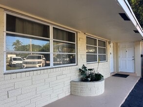 2051 NE 25th Ave in Pompano Beach, FL - Building Photo - Building Photo