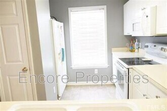 5750 Osprey Cove Dr in Raleigh, NC - Building Photo - Building Photo