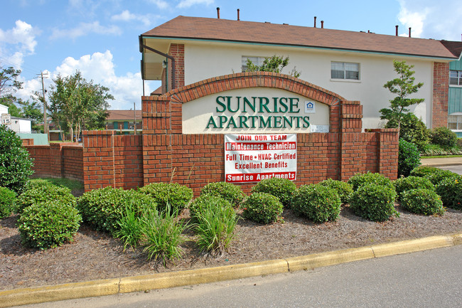 Sunrise Apartments in Pensacola, FL - Foto de edificio - Other