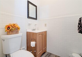 502-504 Phippen Waiters Rd in Dania Beach, FL - Building Photo - Building Photo