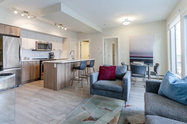 10410-1102 102 Ave NW in Edmonton, AB - Building Photo - Building Photo