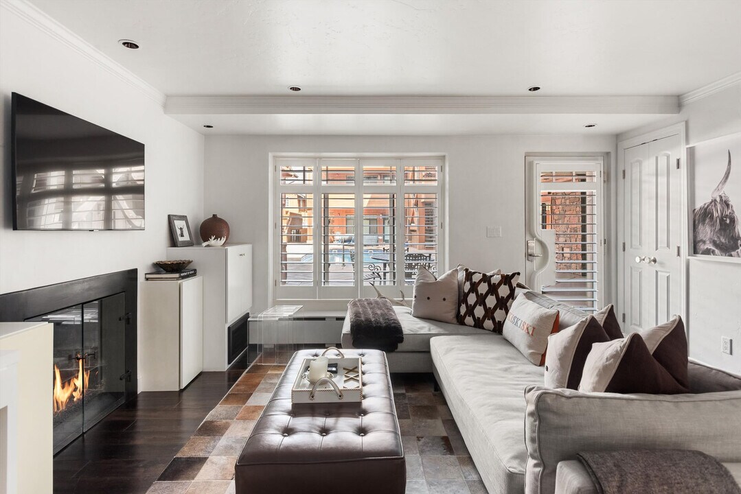 747 S Galena St in Aspen, CO - Building Photo
