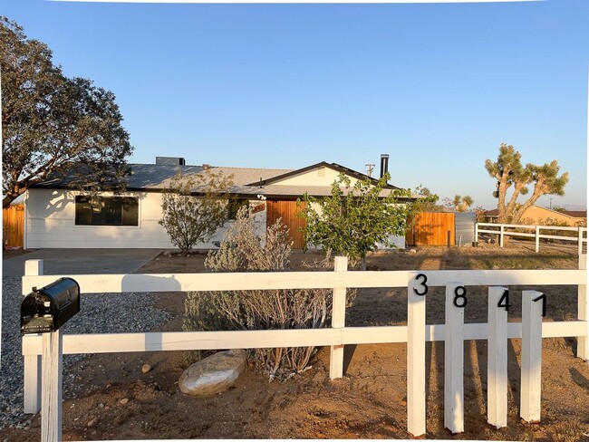 3847 Balsa Ave in Yucca Valley, CA - Building Photo - Building Photo