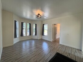 471 Central St in Manchester, NH - Building Photo