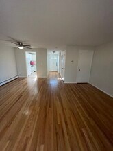 98 Sycamore Ln in Manchester, CT - Building Photo - Building Photo