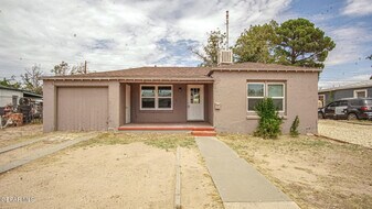 125 Anita Cir in El Paso, TX - Building Photo