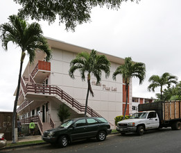 Hale Pualei in Honolulu, HI - Building Photo - Building Photo