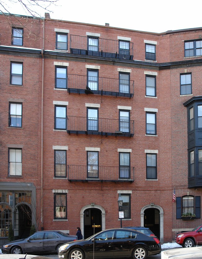 90-92 Charles St in Boston, MA - Foto de edificio - Building Photo