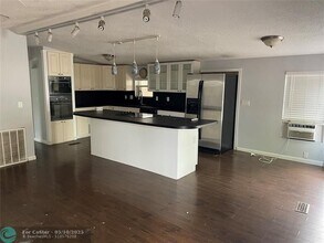 5020 SW 30th Ave in Fort Lauderdale, FL - Building Photo - Building Photo