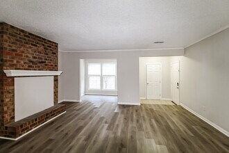 5657 Estates Ct in Norcross, GA - Building Photo - Building Photo