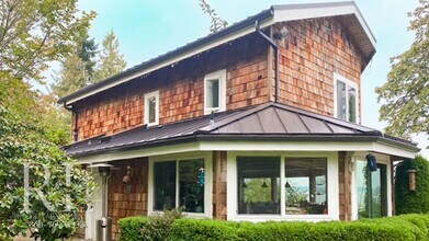 31710 Sunrise Beach Ct NE in Kingston, WA - Building Photo - Building Photo