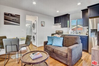 5325 9Th Ave-Unit -5327 in Los Angeles, CA - Building Photo - Building Photo