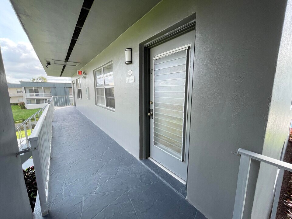 911 Normandy Trail in Delray Beach, FL - Building Photo