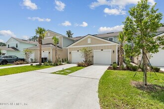 64 Playa De Luna Ln in St. Augustine, FL - Foto de edificio - Building Photo