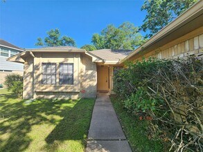 15006 Yorktown Colony Dr in Houston, TX - Building Photo - Building Photo